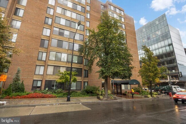 Building Photo - 1301 20th St NW