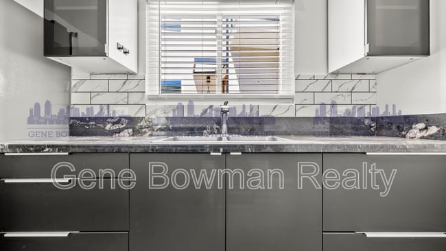 Building Photo - 2409 Fleetwood St