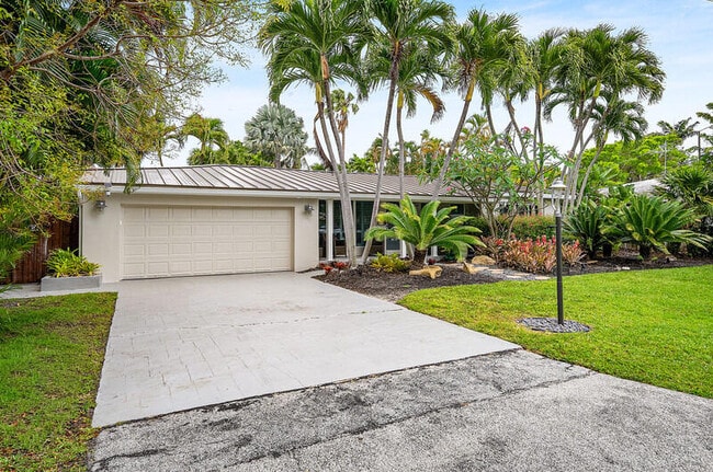 Building Photo - 1733 Coral Gardens Dr