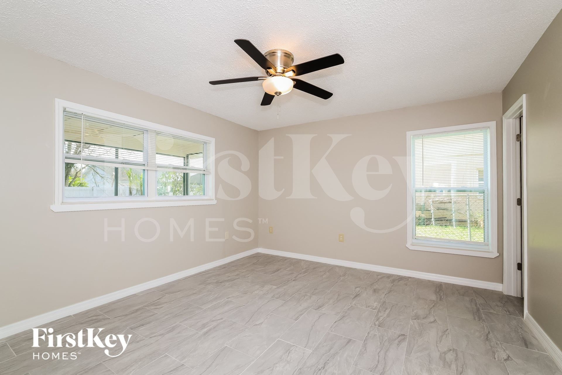 Building Photo - 724 Dromedary Dr
