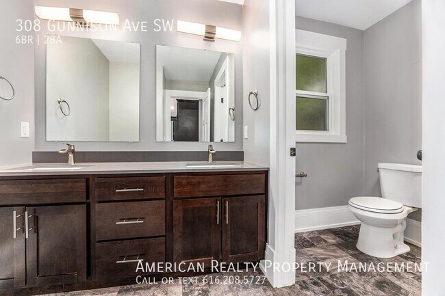 Building Photo - 308 Gunnison Ave SW