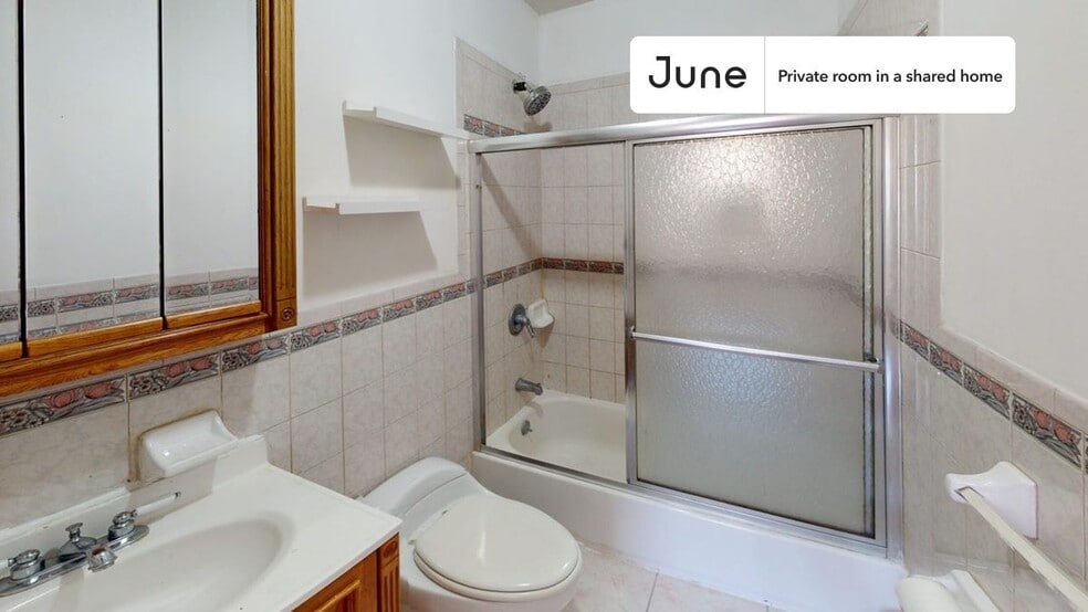 Building Photo - Room in Shared 2 bed/2 bath home