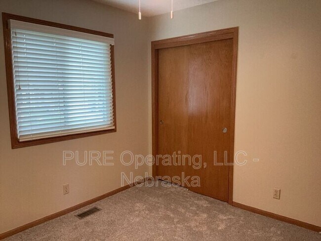 Building Photo - 6408 N 79th Ave