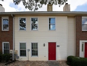 Building Photo - 1018 Old Holcomb Bridge Rd
