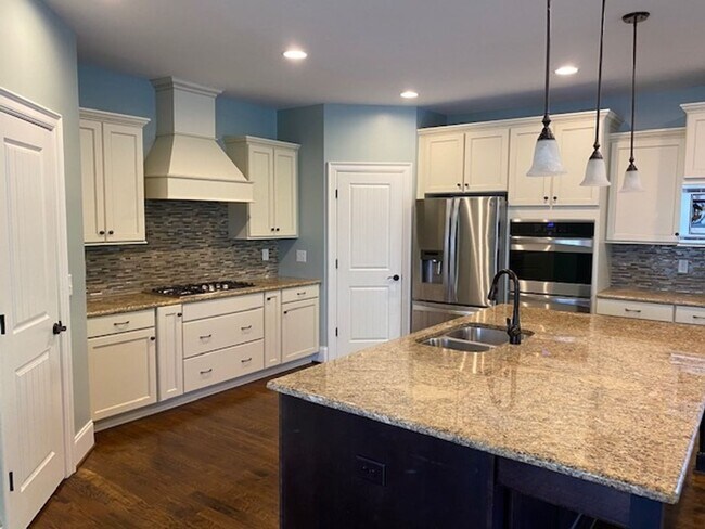 Building Photo - 1352 Legendary Ln