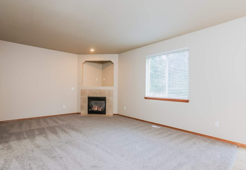 Building Photo - 6231 Charlotte Ave SE