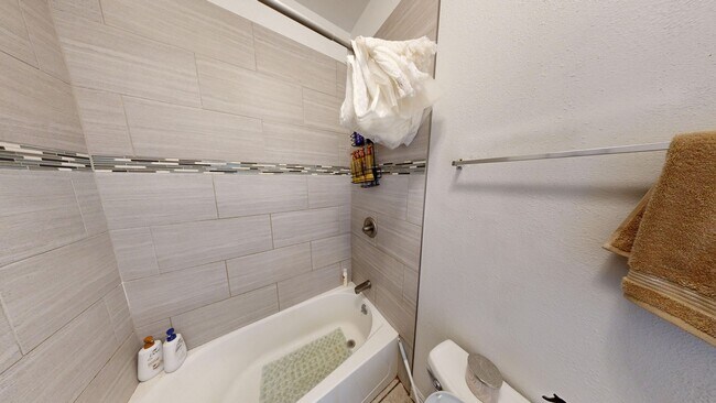 Building Photo - 1105 11th St