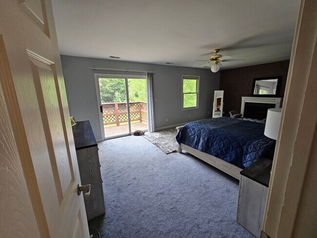 Building Photo - Beautiful family home in Great Neighborhood