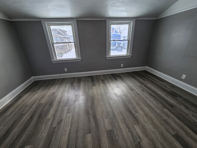 Building Photo - 3386 E 134th St