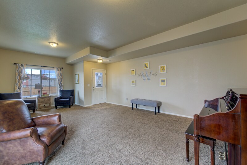 Building Photo - 9711 Desert Lily Cir