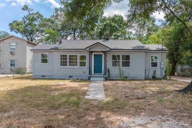 Primary Photo - 1217 Poppy Ave