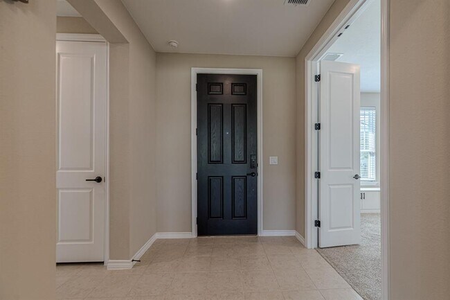 Building Photo - 112 Diving Crst Cv