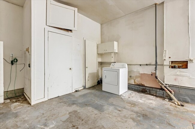 Building Photo - 2412 N Key Blvd