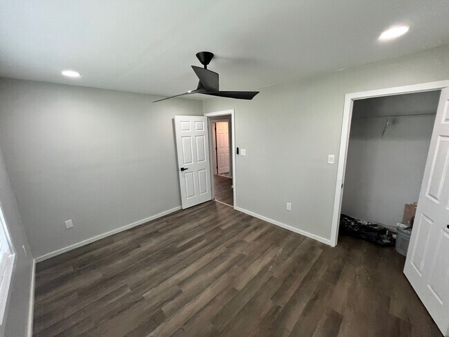 Building Photo - 1204 Terrell Dr