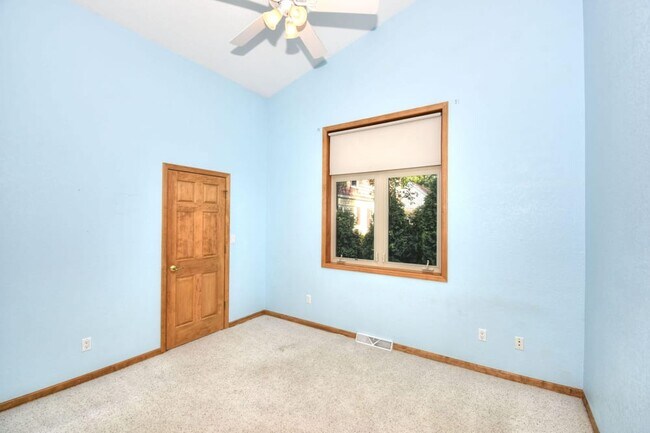 Building Photo - 540 S Calhoun Rd