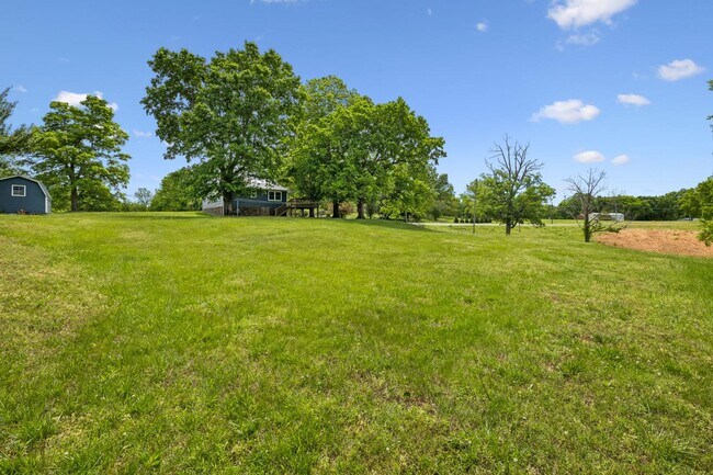 Building Photo - 3125 Hwy 49 E
