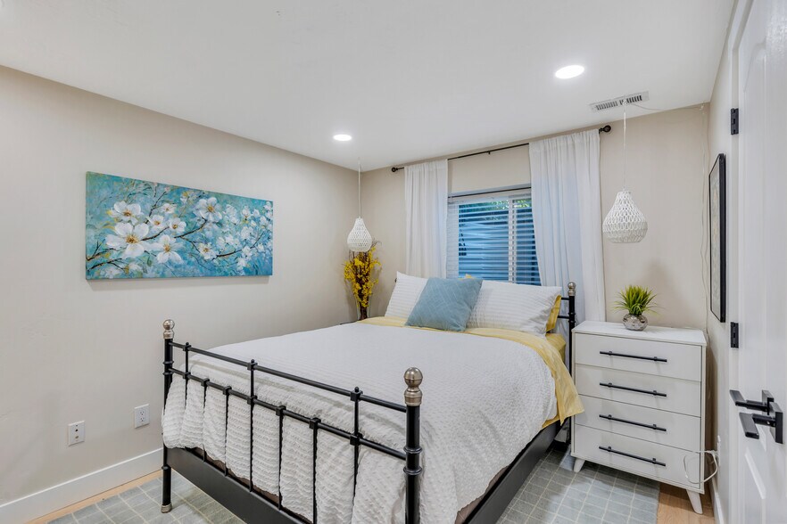 Building Photo - 9959 S Eden Point Cir