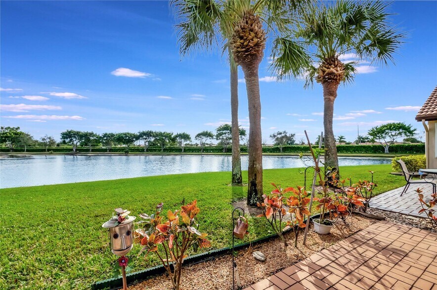 Building Photo - 8224 Cassia Dr