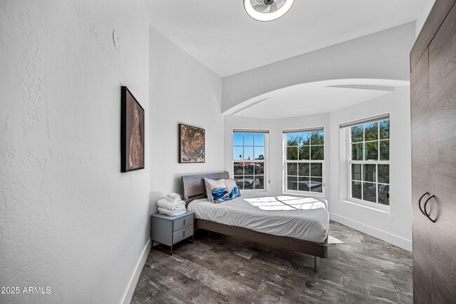 Building Photo - 15831 E Thistle Dr