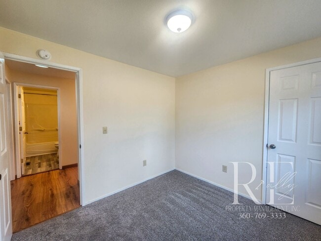 Building Photo - Spacious 4-Bedroom Rambler with Fenced Yar...