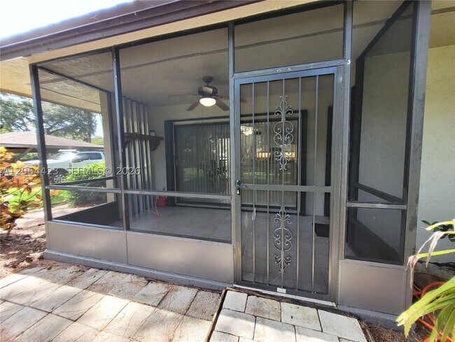 Building Photo - 7523 Greenlake Dr