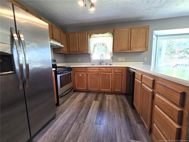 Building Photo - 7132 Dayspring Dr