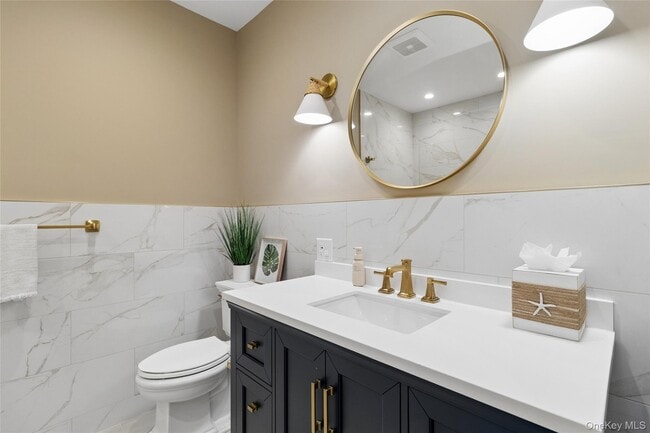 Building Photo - 47 Old Riverhead Rd