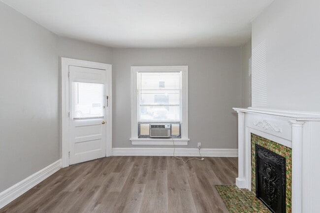 Primary Photo - 115 E Foraker St