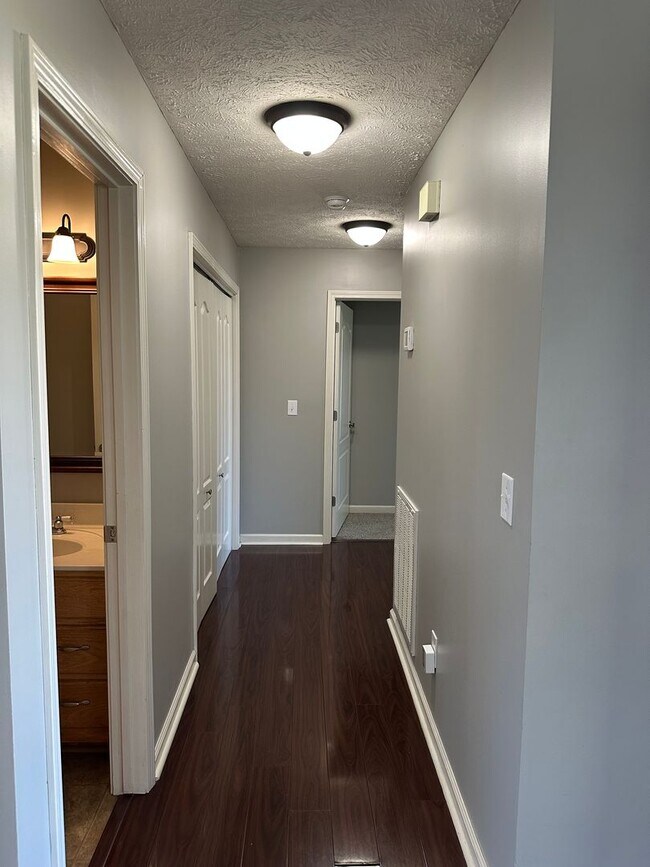 Building Photo - 2024 Stafford Dr