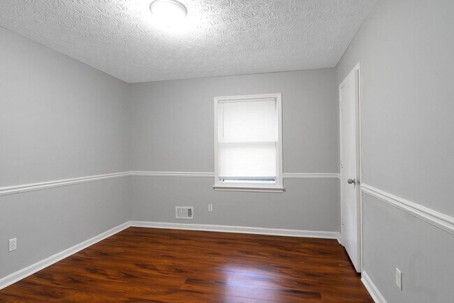 Building Photo - Spacious 4BR House in Lawrenceville