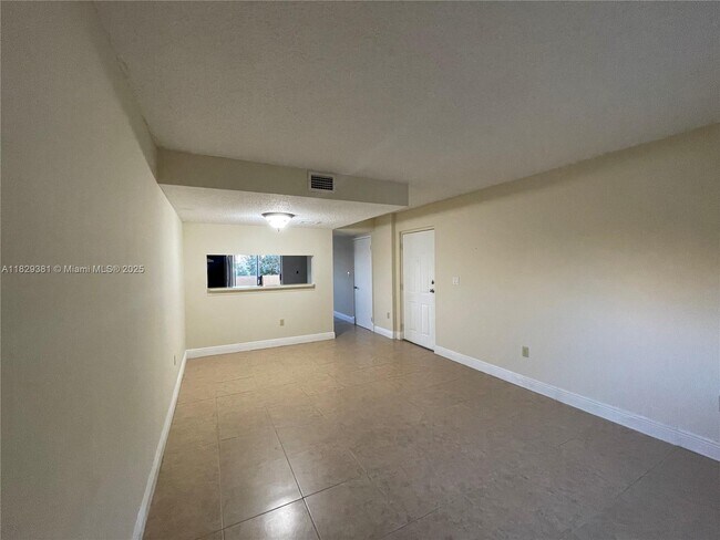 Building Photo - 14970 SW 82nd Ln