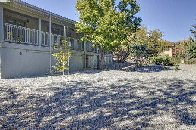 Building Photo - 3 bedroom, 2 bath home in Yavapai Hills