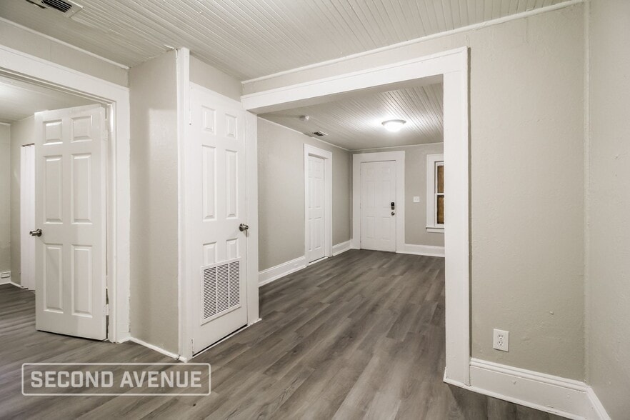 Building Photo - 1522 W 22nd St