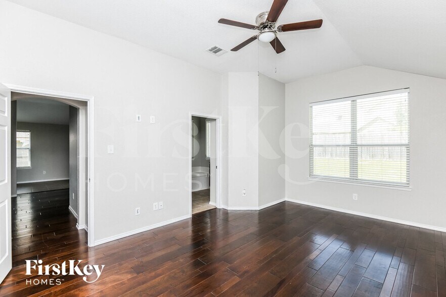 Building Photo - 6109 Paddlefish Dr