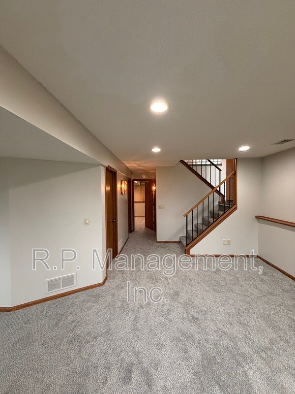 Building Photo - 1733 Lincoln Ave