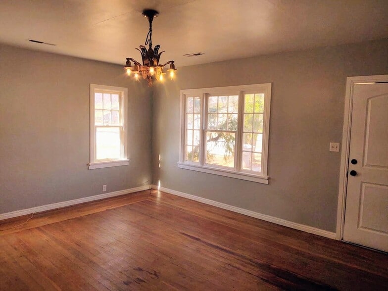 Building Photo - 159 E 100 S