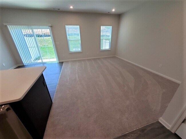 Building Photo - Like new 3BR/2.5BA townhouse in Goodlettsville