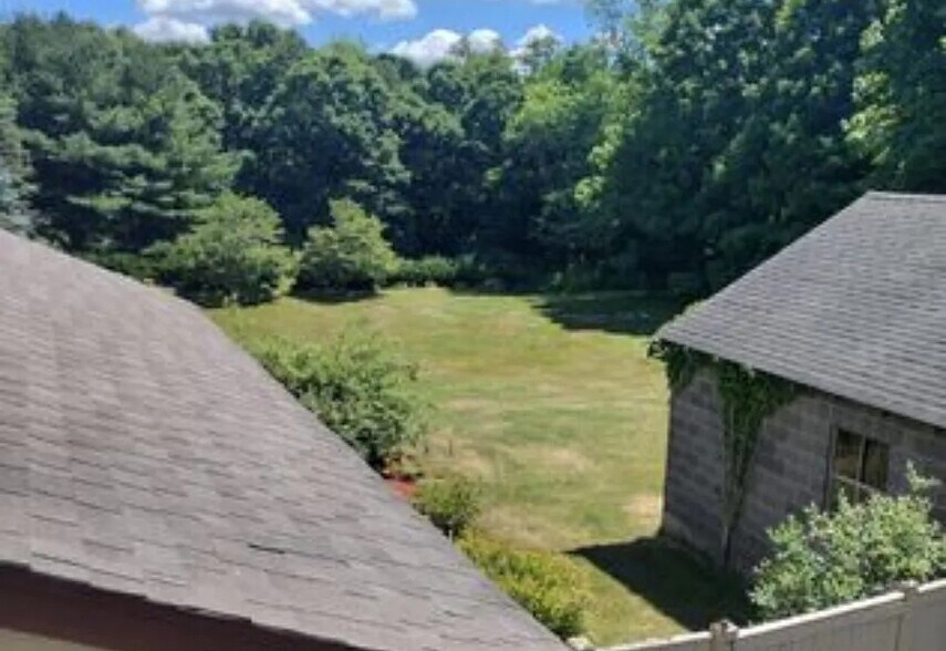 Building Photo - 393 Kelley Blvd