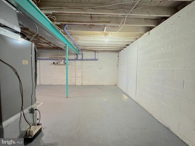 Building Photo - 9021 Tyler Ct