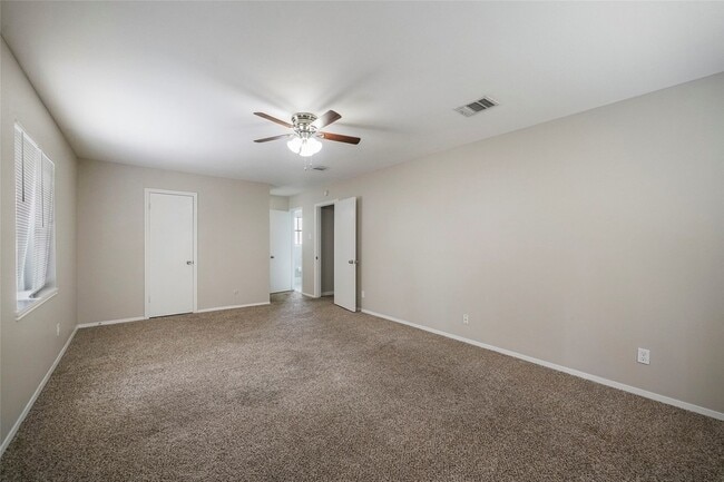 Building Photo - 643 Ames St
