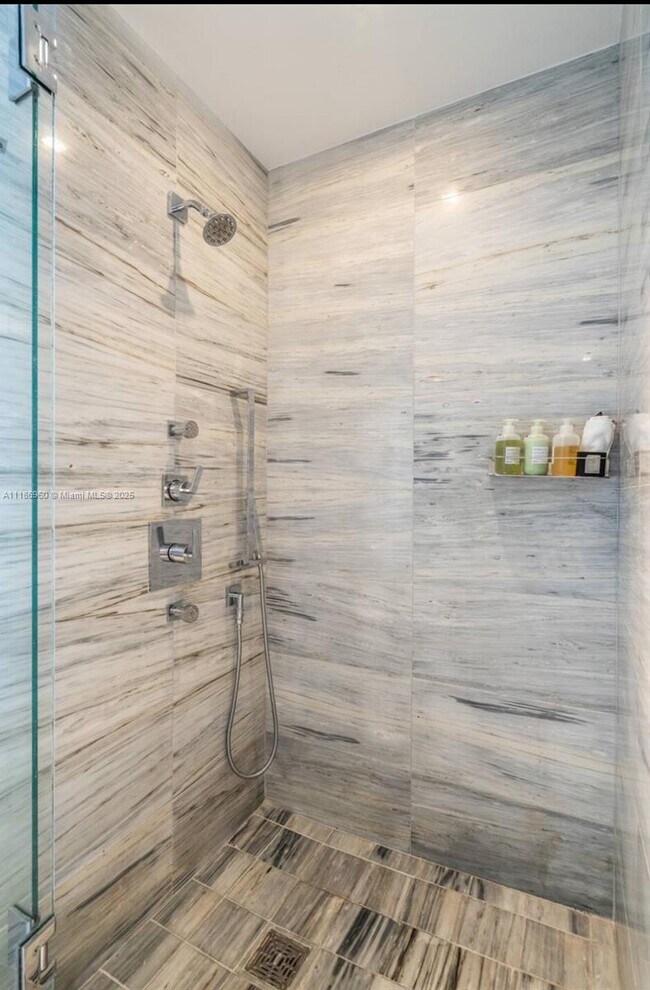 Building Photo - 2201 Collins Ave