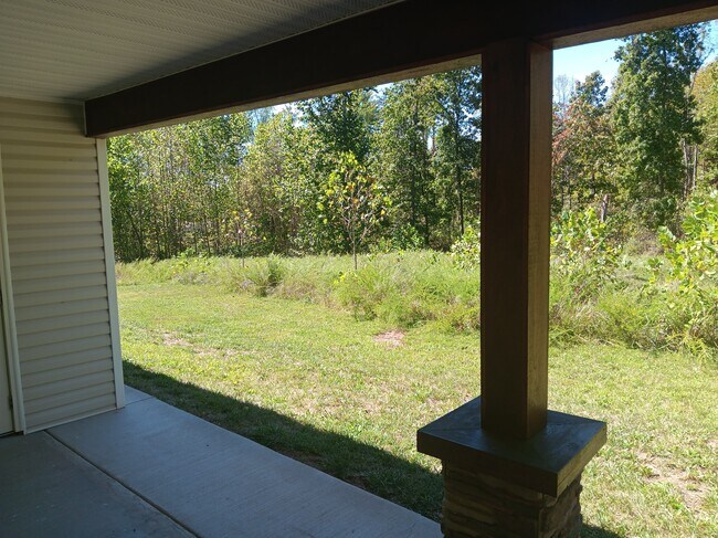 Building Photo - 809 Island View Dr