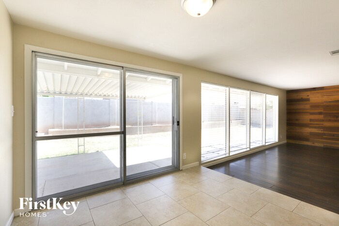 Building Photo - 3722 W Griswold Rd