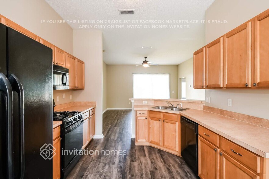 Building Photo - 6099 Green Pond Dr