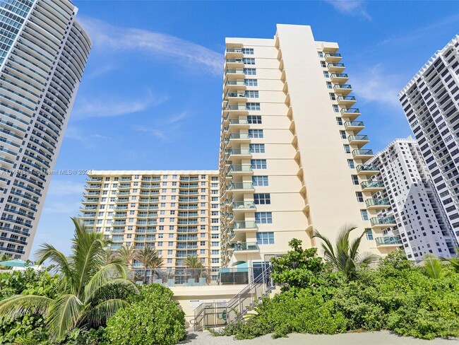 Building Photo - 2501 S Ocean Dr