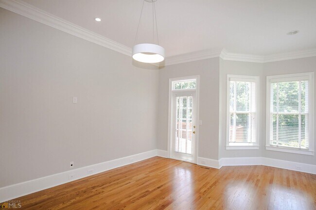 Building Photo - 1660 Briergate Dr