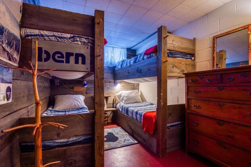 Building Photo - 36 Hoffmans