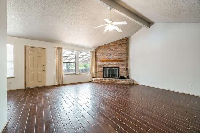 Building Photo - Charming Cottage in North Park Estate - Prime Location!