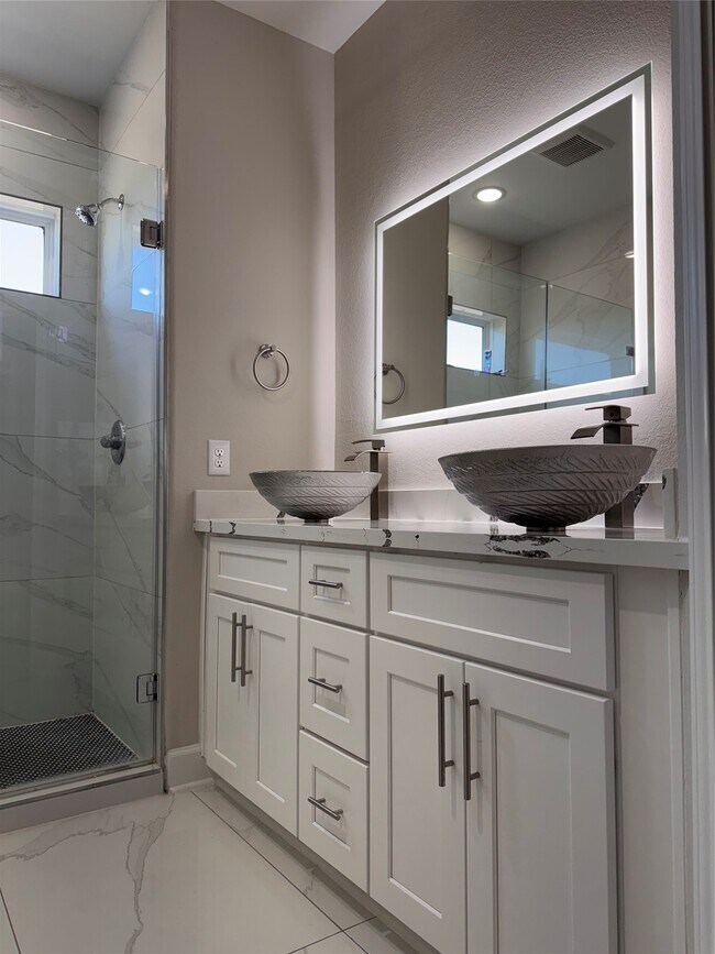 Building Photo - 4406 Oats St