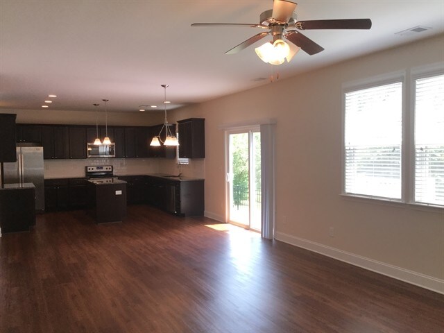 Building Photo - 1023 Monitor Ct
